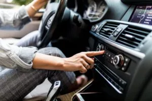 Automobiliu-kondicionieriu-remontas-pildymas-vilniuje