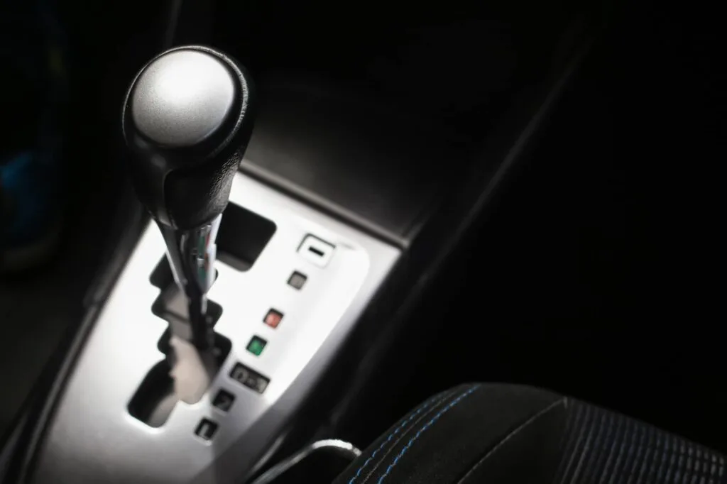 Automatinės pavarų dėžės tepalo keitimas