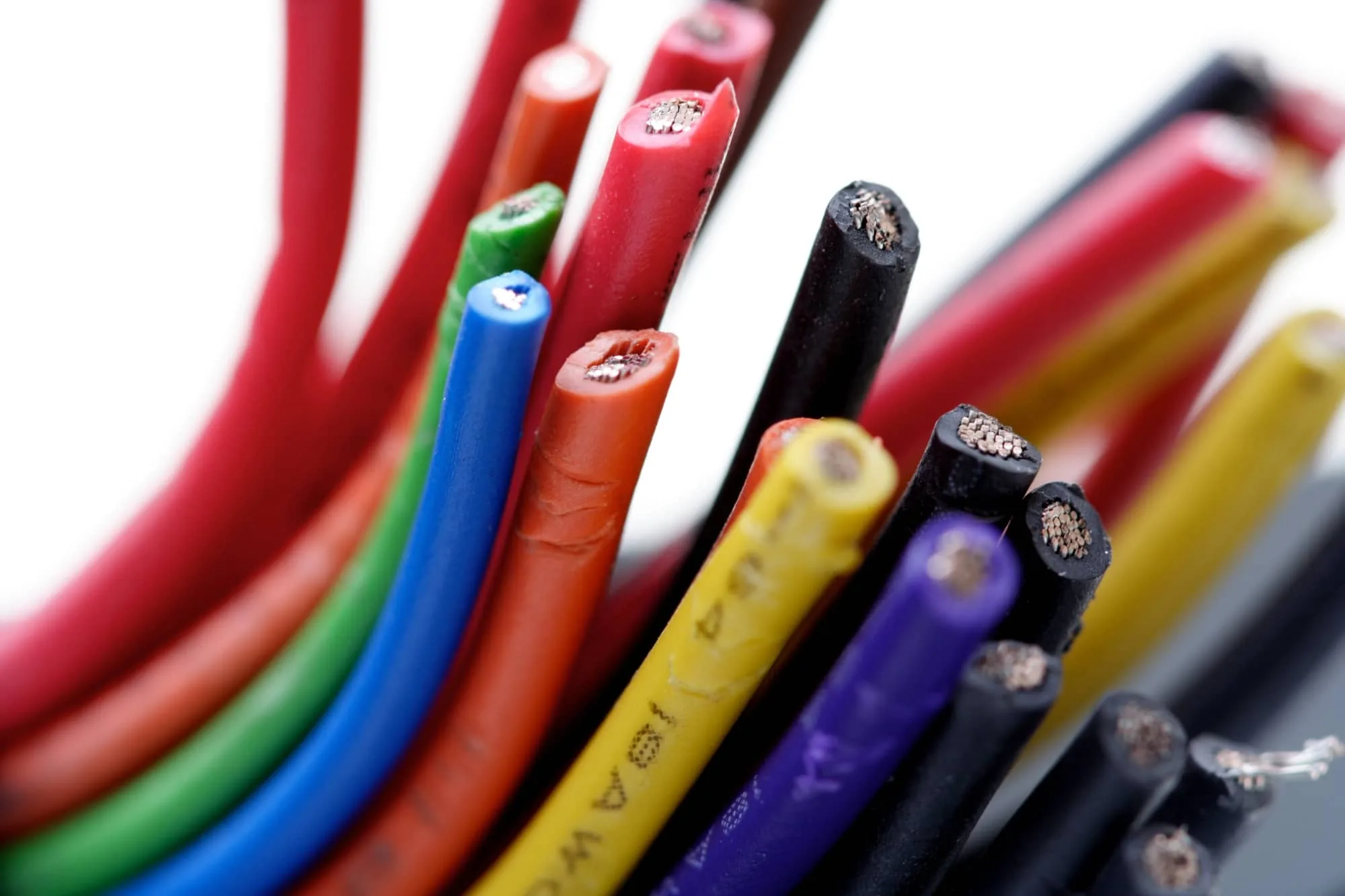 Autoelektrikas Vilniuje - kodėl reikia kreiptis pas profesionalus? 11 autoelektriko paslaugos